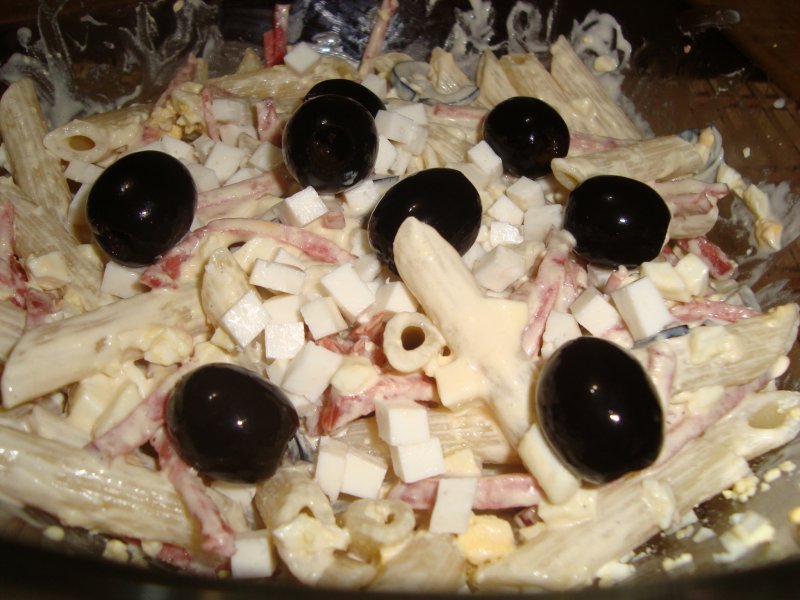 Салат из макарон по-португальски