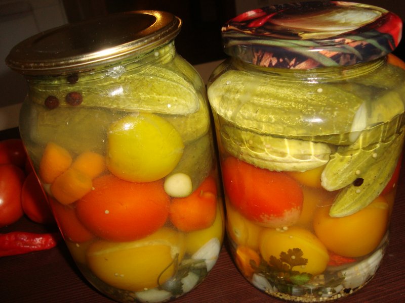 Маринованное ассорти из овощей