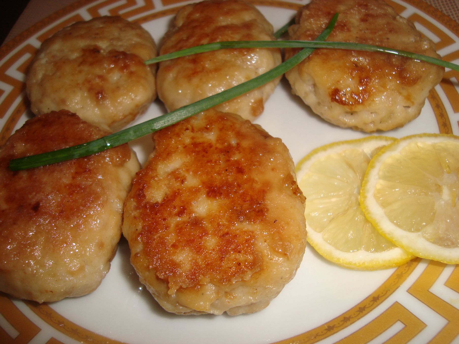 Котлеты из щуки с грудинкой