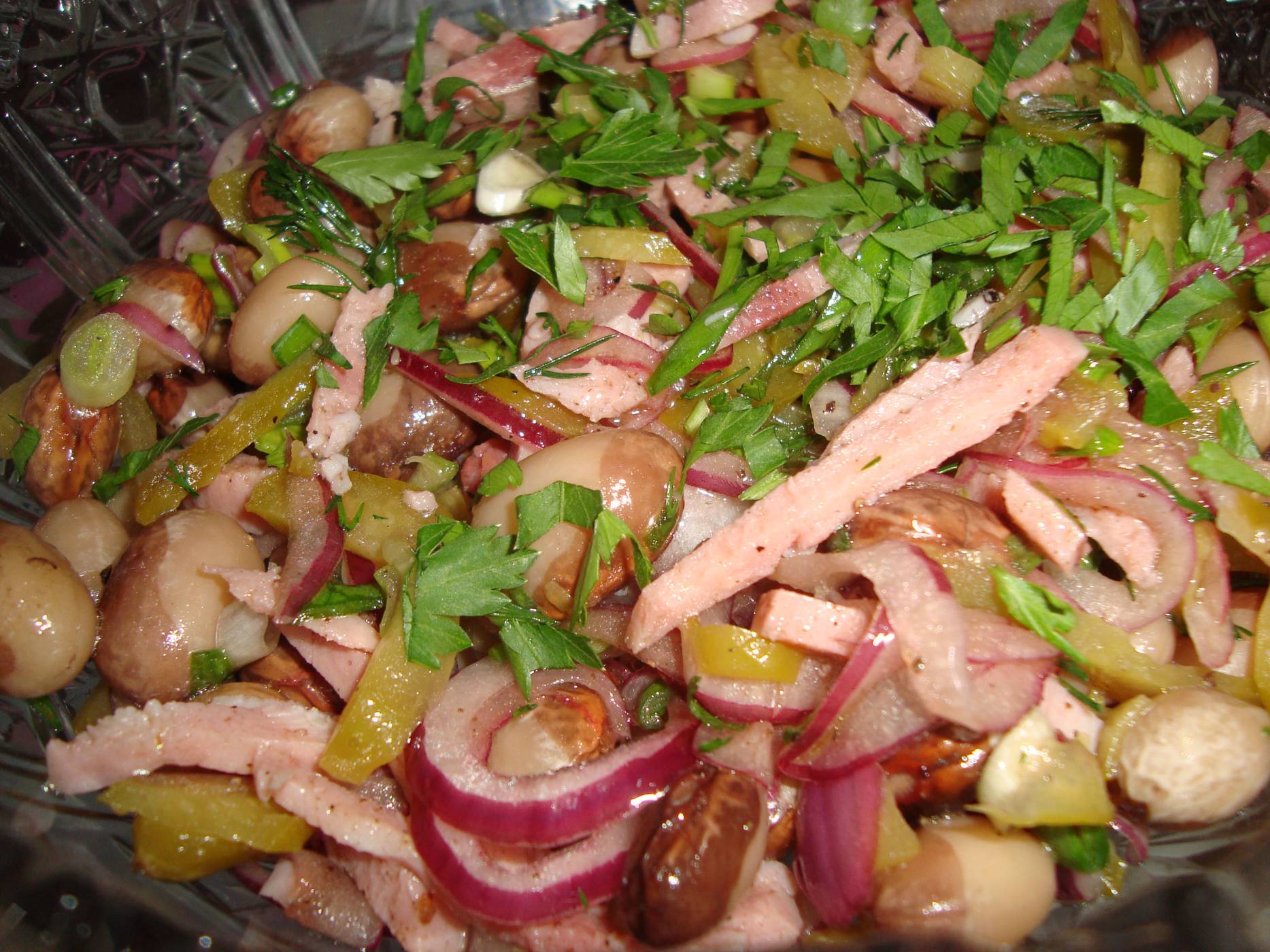 Салат из фасоли
