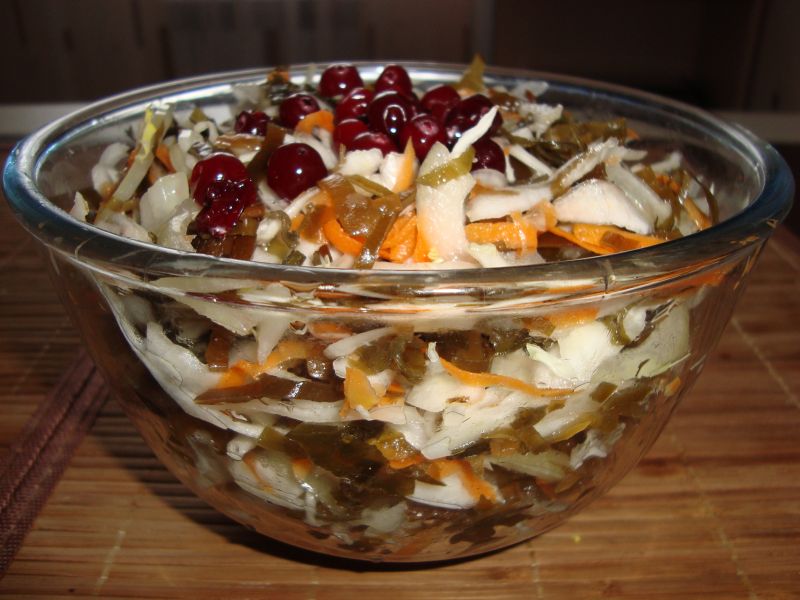 Салат из морской и пекинской капусты