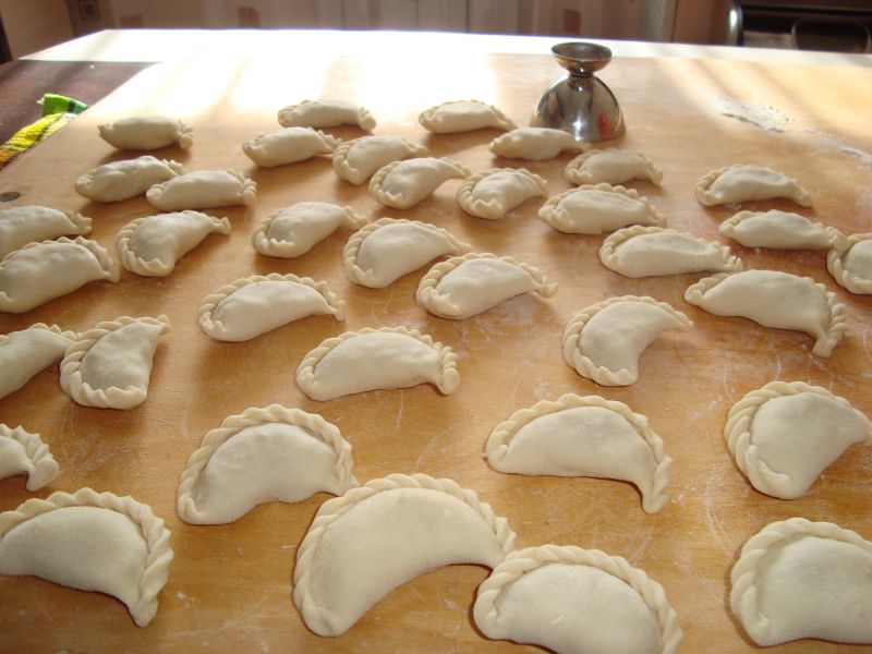 Вареники с грибным порошком и картошкой