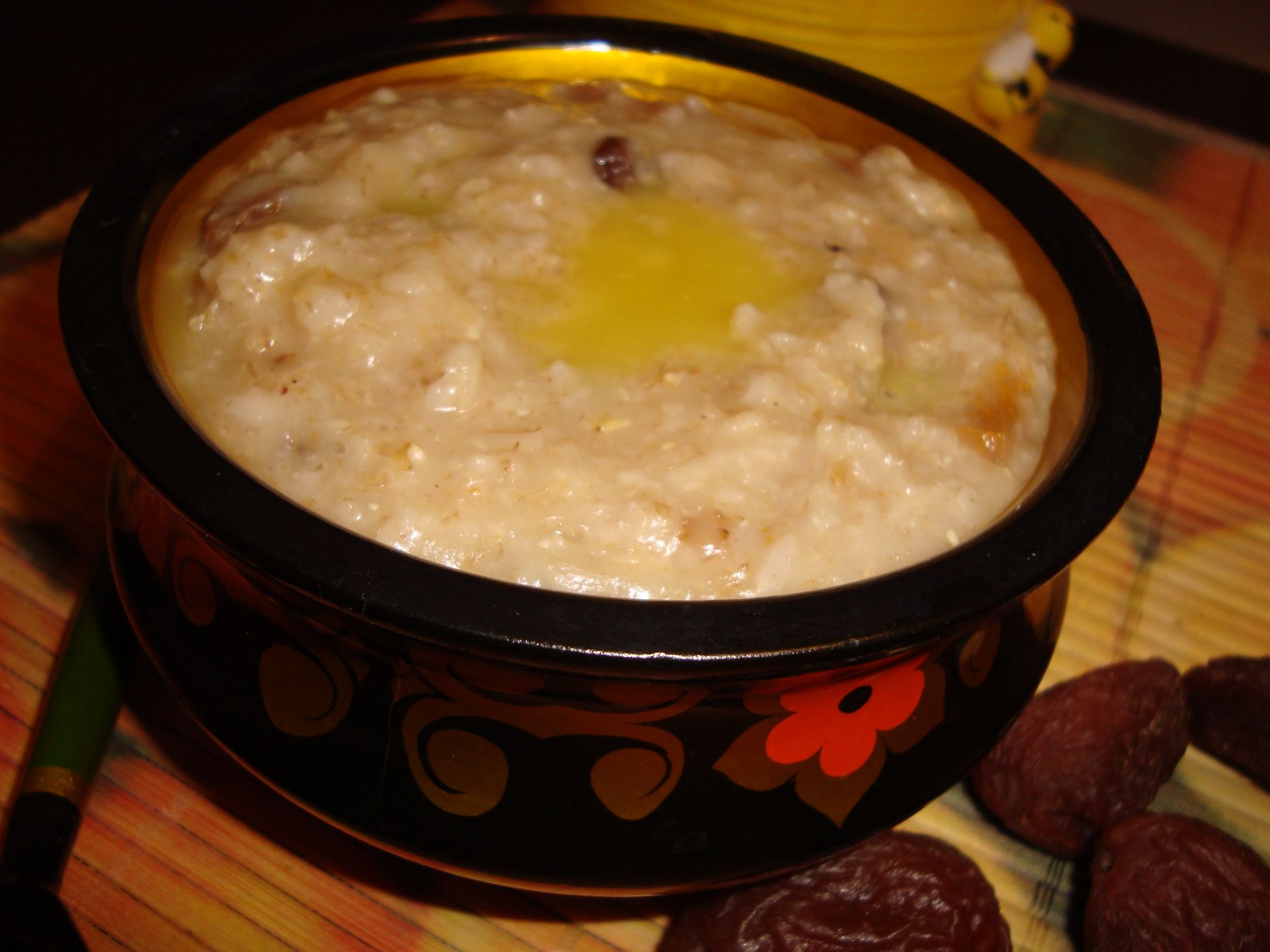 Овсяная каша с сухофруктами