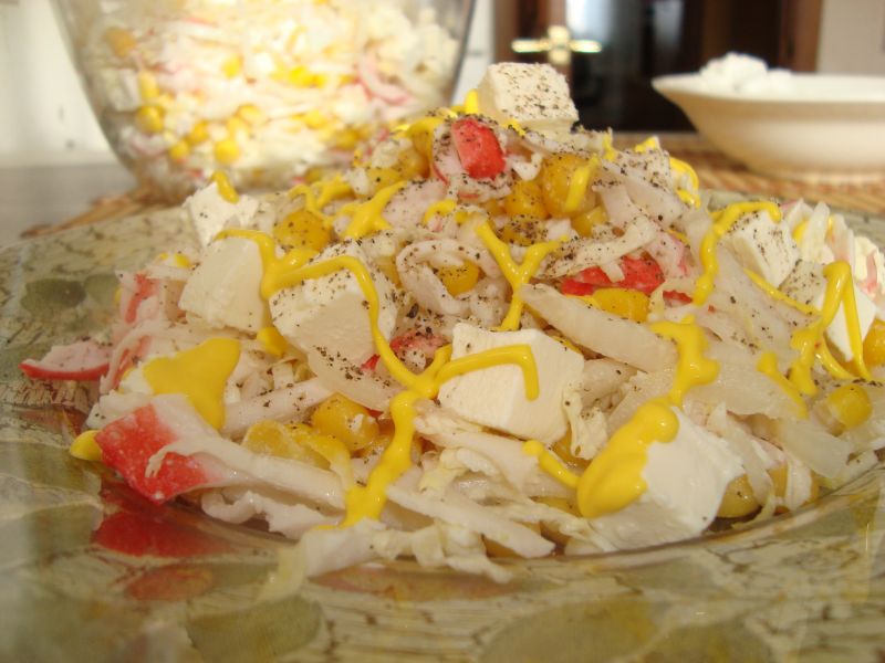 Салат из пекинской капусты с сыром Фета