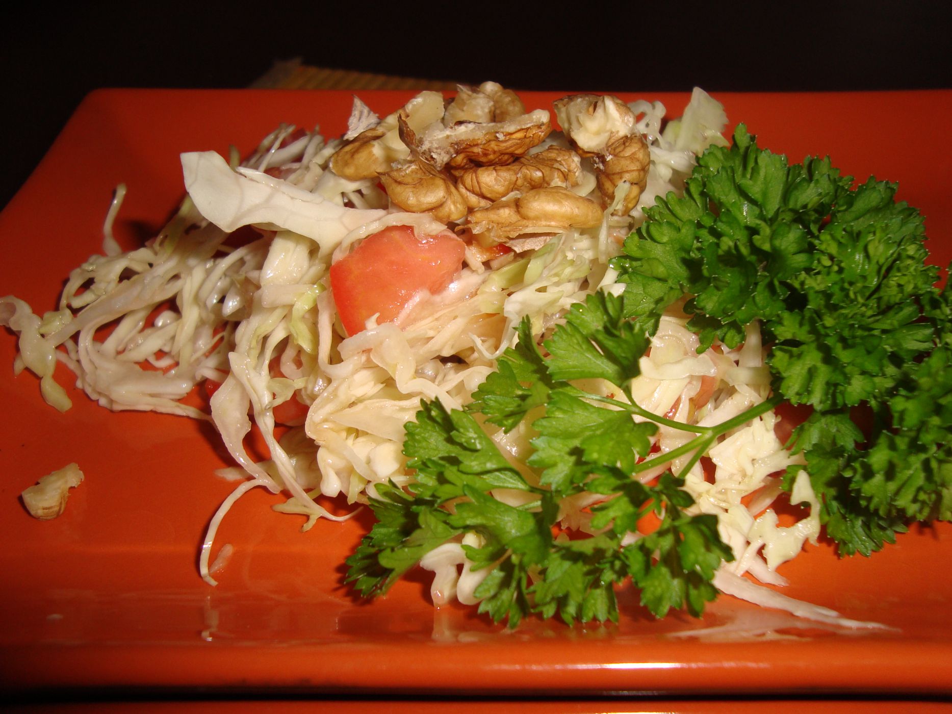 Салат с грецким орехом