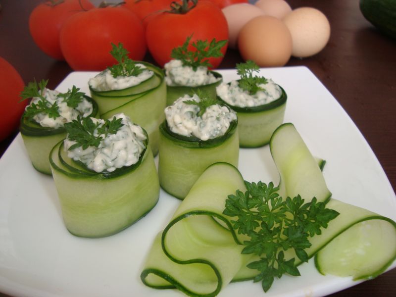 Огуречные рулетики с сыром