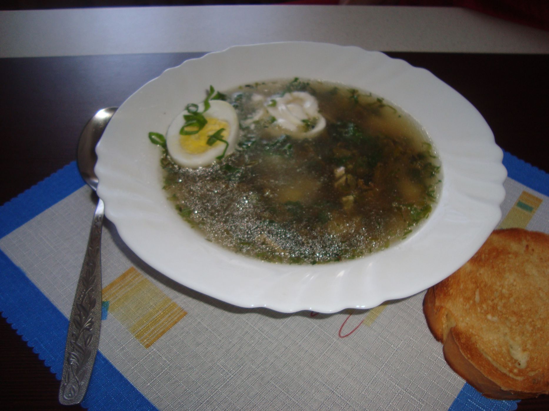 Крапивный суп с гвоздикой