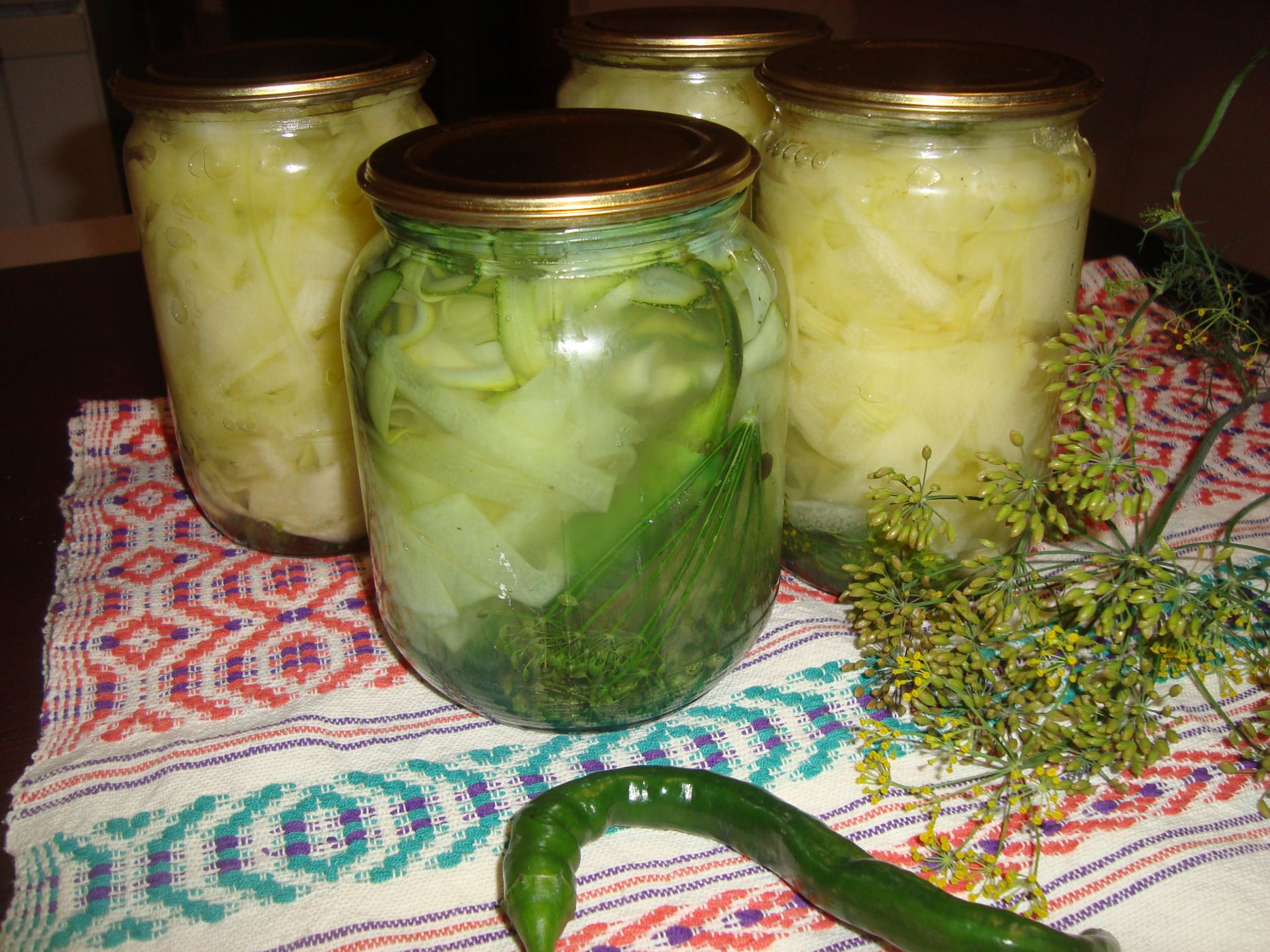 Язычки маринованные из цукини