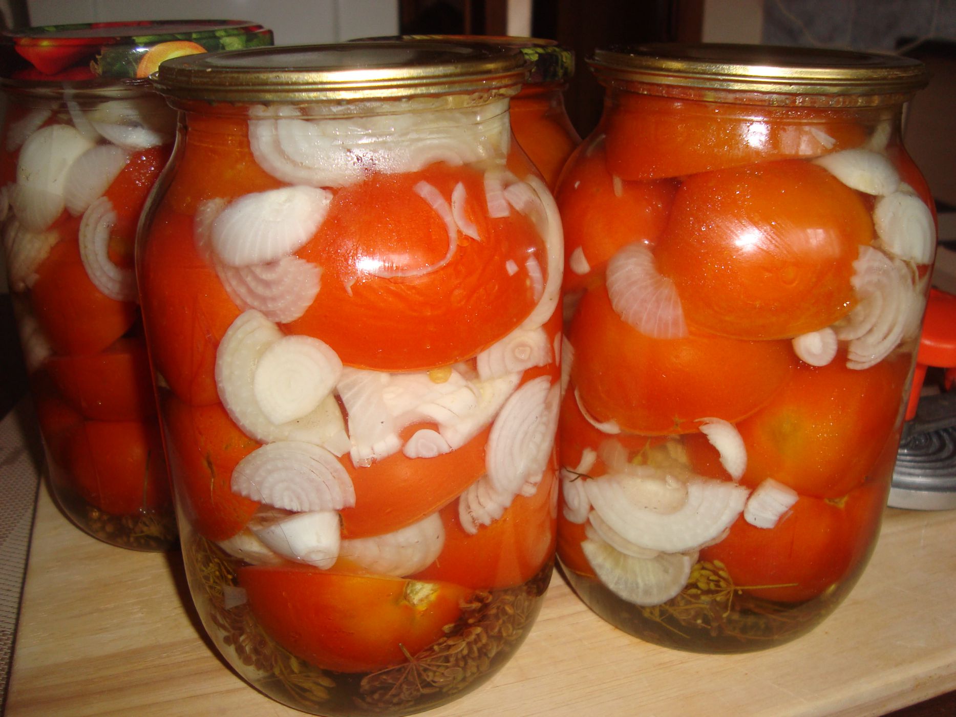 Вкусные помидорные дольки на зиму