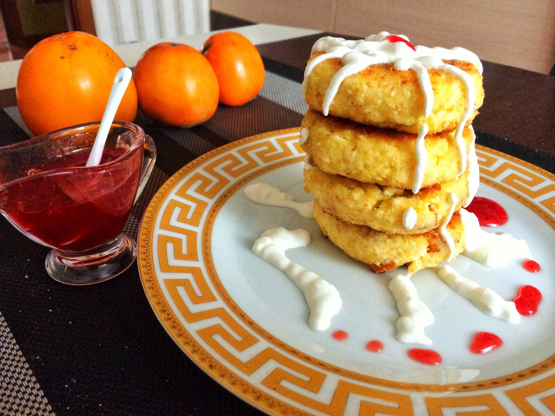 Ванильные сырники с хурмой