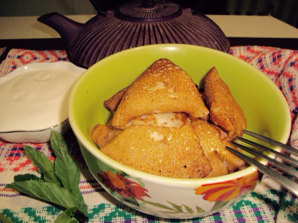 Мули - блинчики с начинкой из творога с жареным изюмом