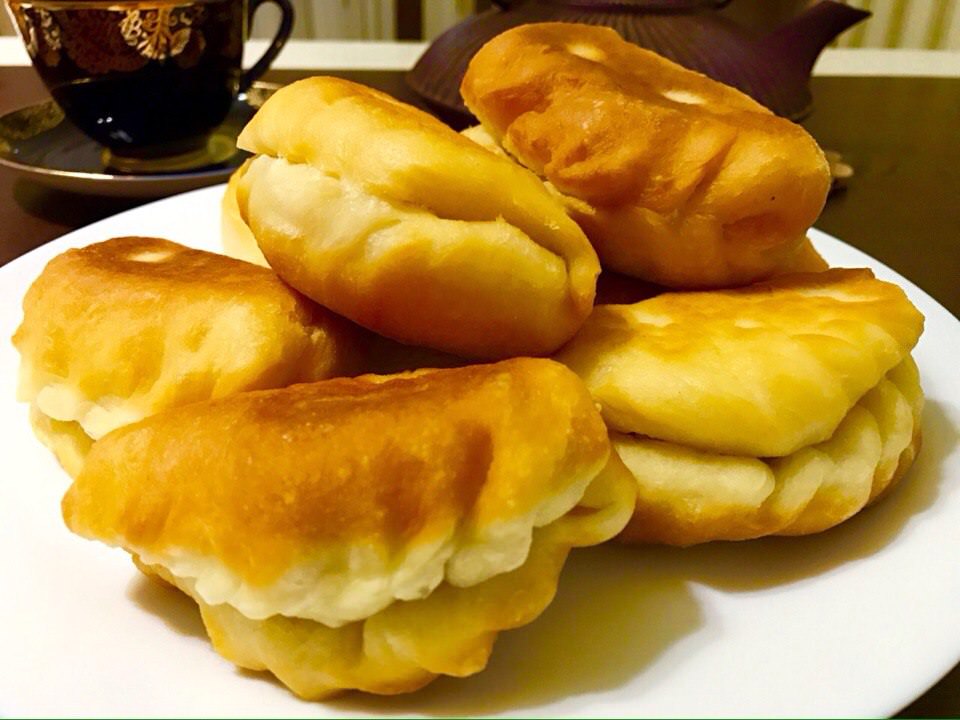 Сумса с яичной начинкой