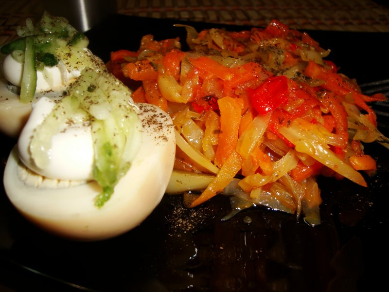 Капуста тушеная с овощами