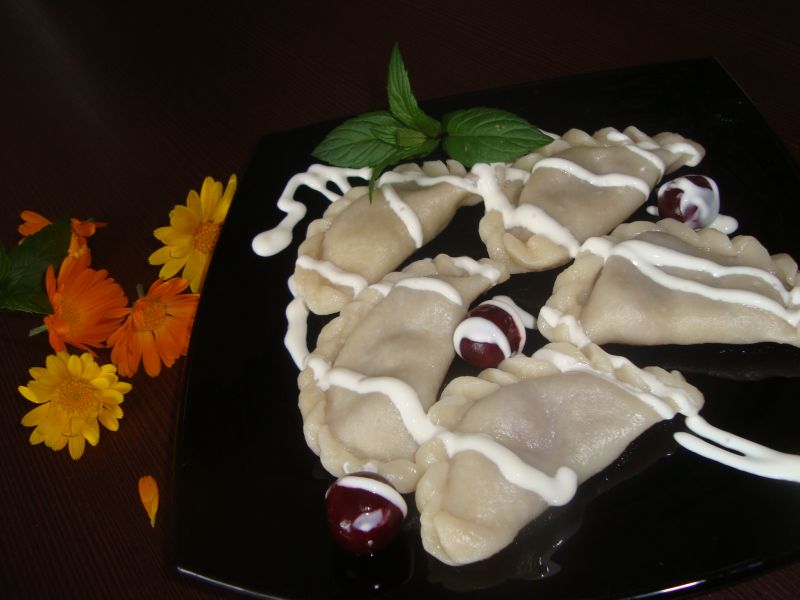 Вареники с вишней