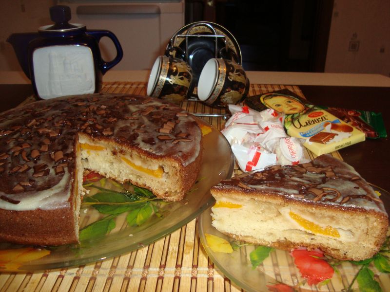 Пирог с персиками