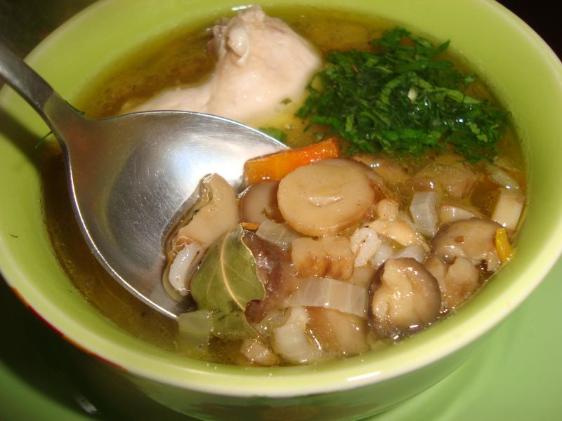 Куриный перловый суп с грибами