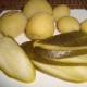Маринованные огурцы в виноградных листьях