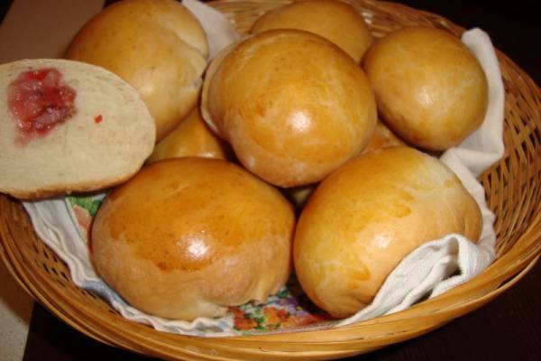 Булочки с клубникой