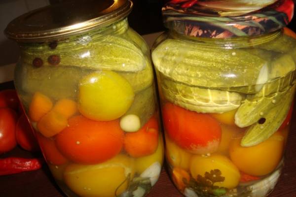 Маринованное ассорти из овощей