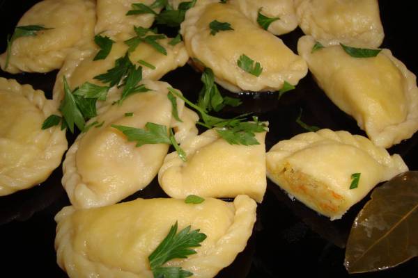 Вареники на морковном соке