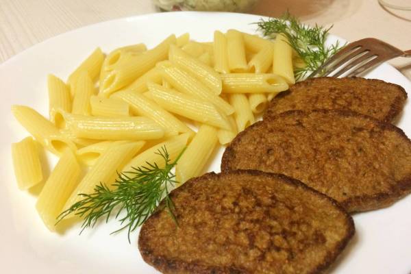 Котлетки из куриной печени с овощами