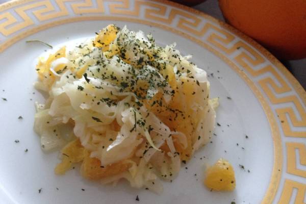 Салат капустный с апельсином
