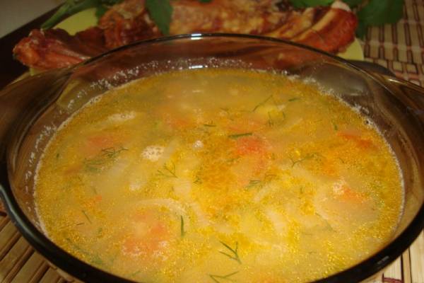 Чечевичный суп с копчеными ребрышками