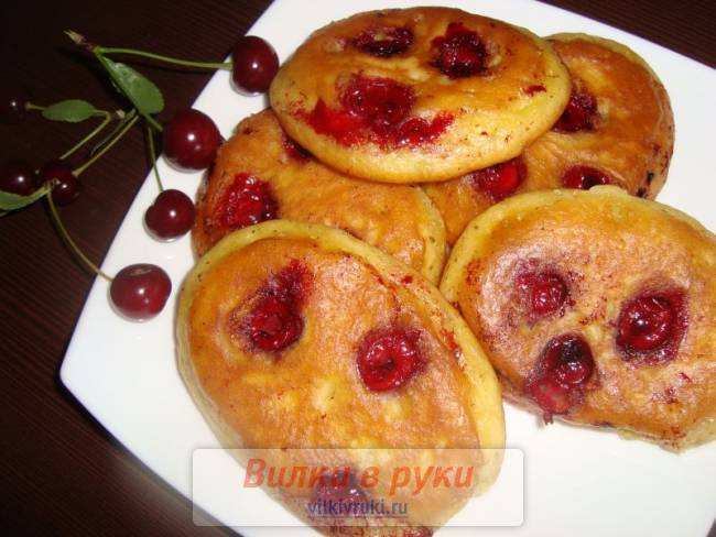 Оладьи с вишнями