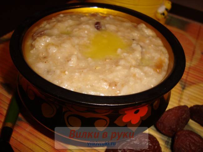 Овсяная каша с сухофруктами