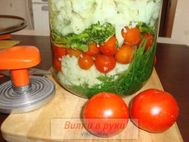  Маринованная брокколи с овощами