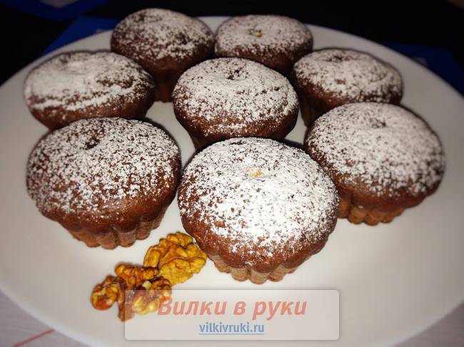 Кекс шоколадный с лимоном и орехом