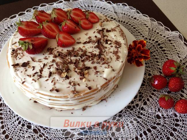 Медовик с клубникой