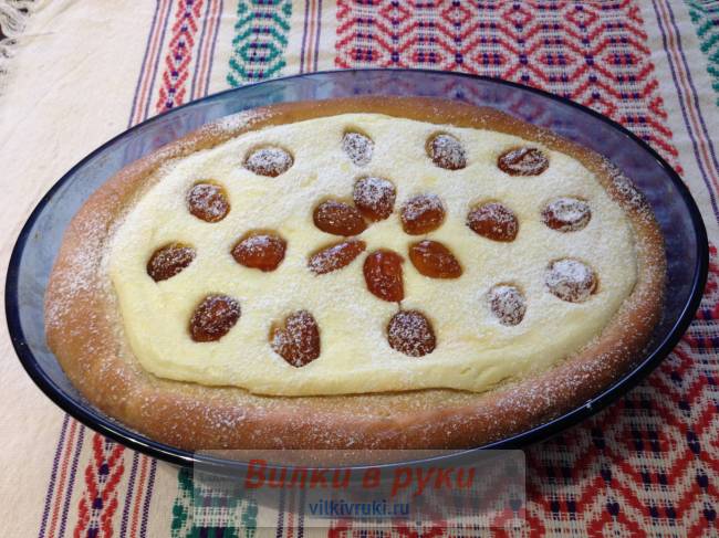 Творожный пирог со сливами