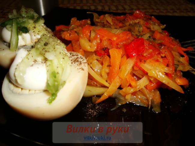 Капуста тушеная с овощами